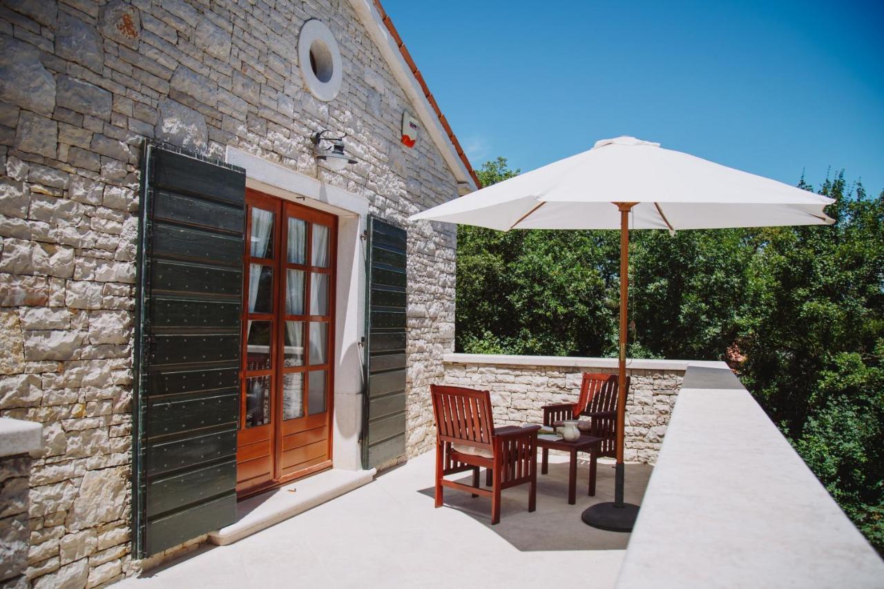 Villa Kringa Tinjan Exterior foto